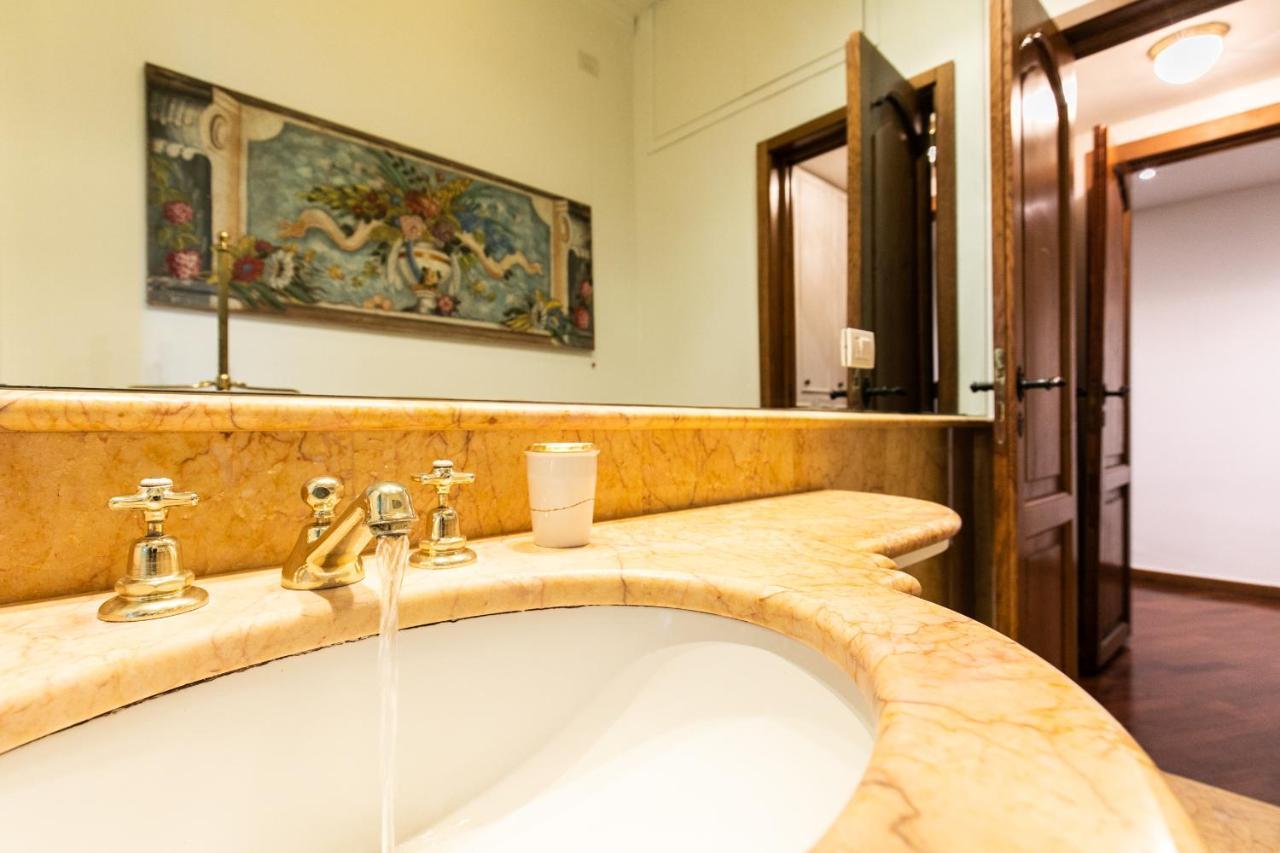 Klimt - Jacuzzi 5 Star - Luxury Design Apartment Milano Esterno foto