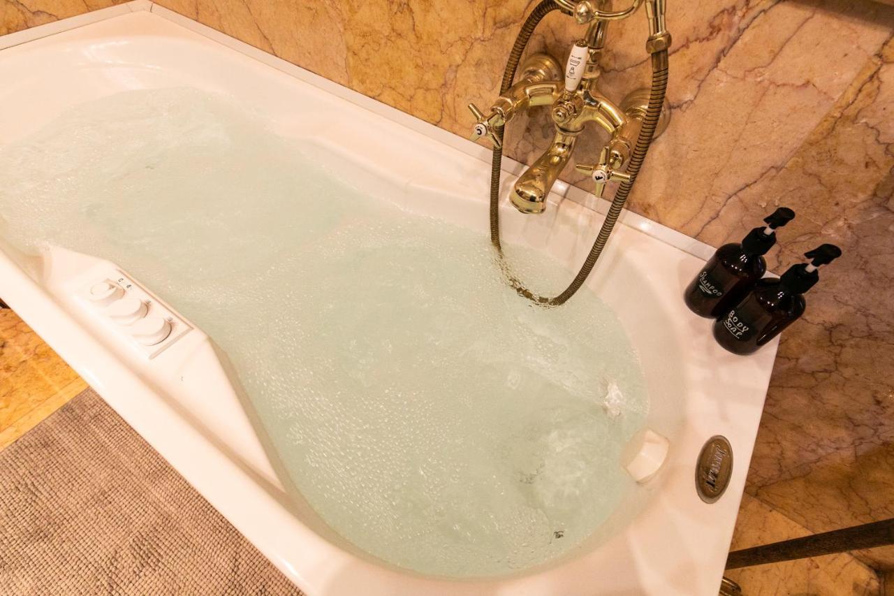 Klimt - Jacuzzi 5 Star - Luxury Design Apartment Milano Esterno foto