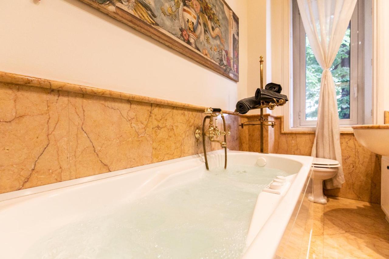 Klimt - Jacuzzi 5 Star - Luxury Design Apartment Milano Esterno foto