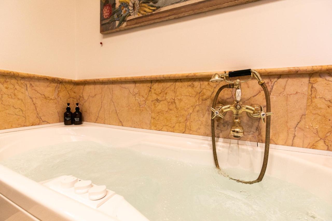 Klimt - Jacuzzi 5 Star - Luxury Design Apartment Milano Esterno foto