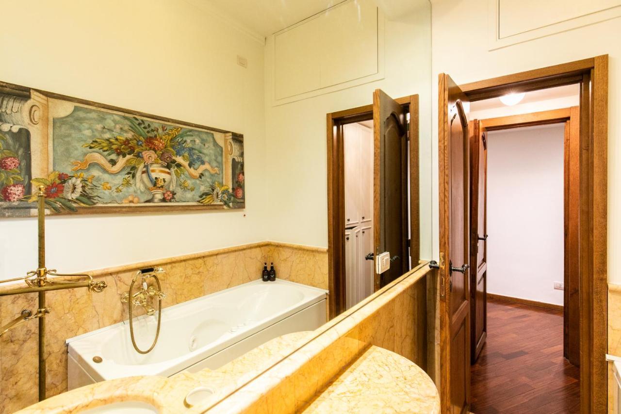 Klimt - Jacuzzi 5 Star - Luxury Design Apartment Milano Esterno foto