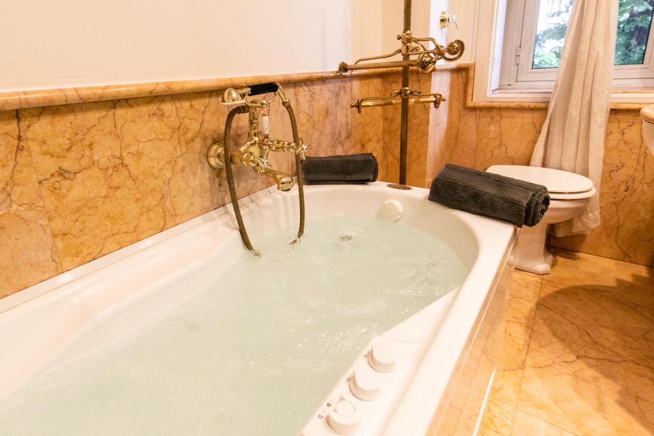 Klimt - Jacuzzi 5 Star - Luxury Design Apartment Milano Esterno foto